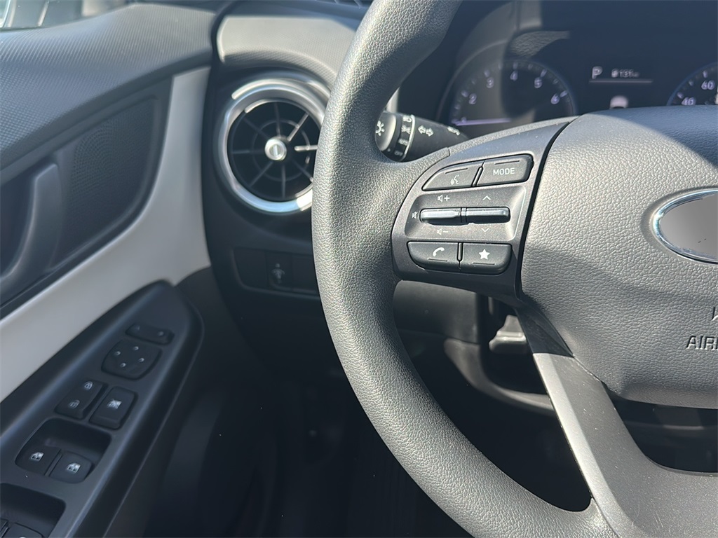 2023 Hyundai Kona SEL photo 9