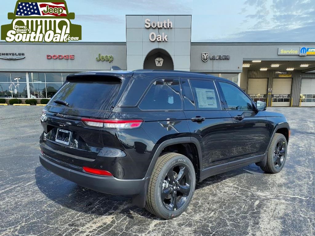 2025 Jeep Grand Cherokee Altitude X photo 2