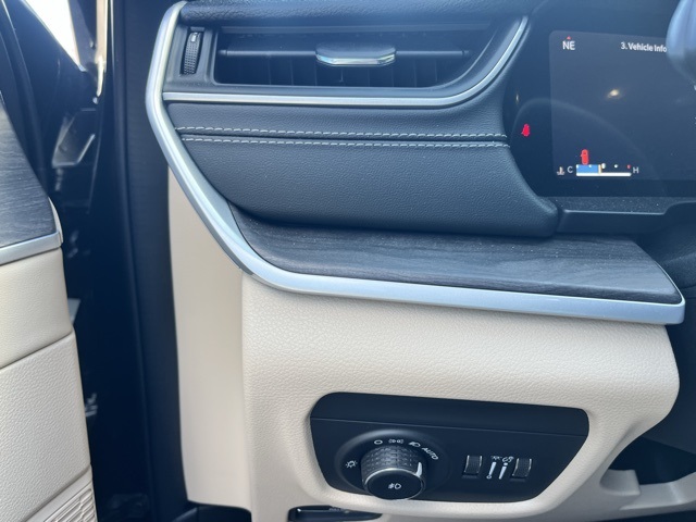 2024 Jeep Grand Cherokee Limited photo 26