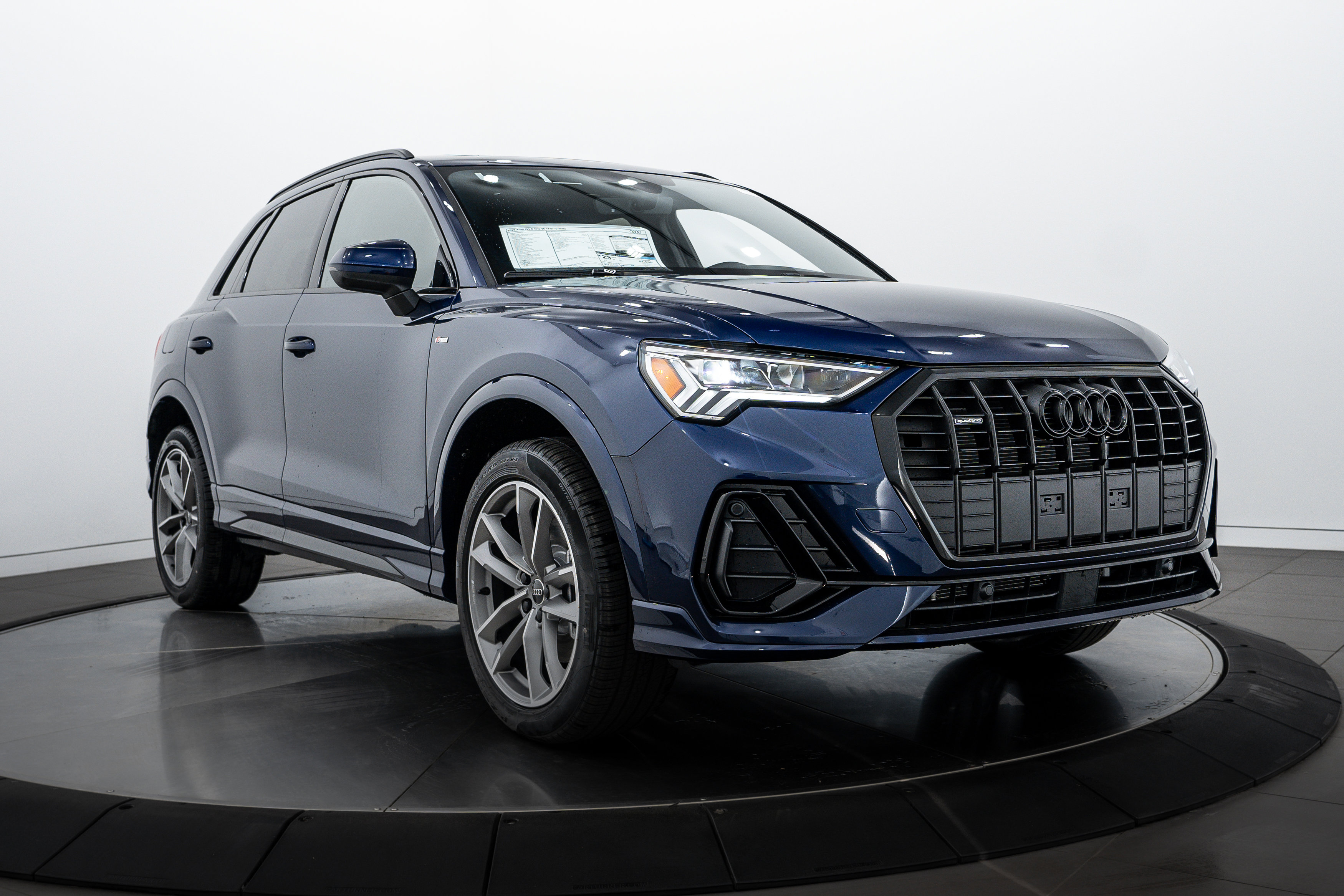 2025 Audi Q3 S line Premium photo 2