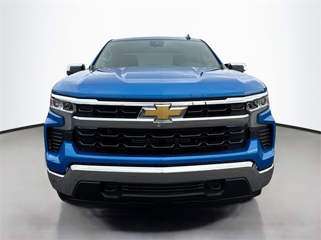 2026 Chevrolet Silverado photo 2