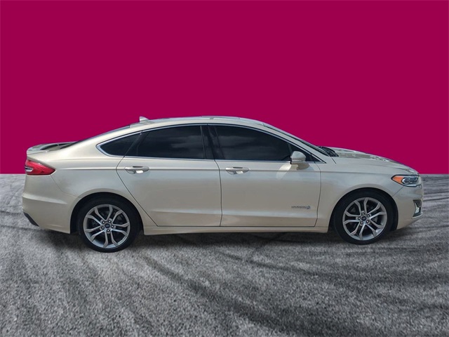 2019 Ford Fusion Hybrid Titanium photo 3