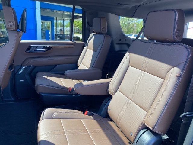 2025 Chevrolet Suburban High Country photo 30