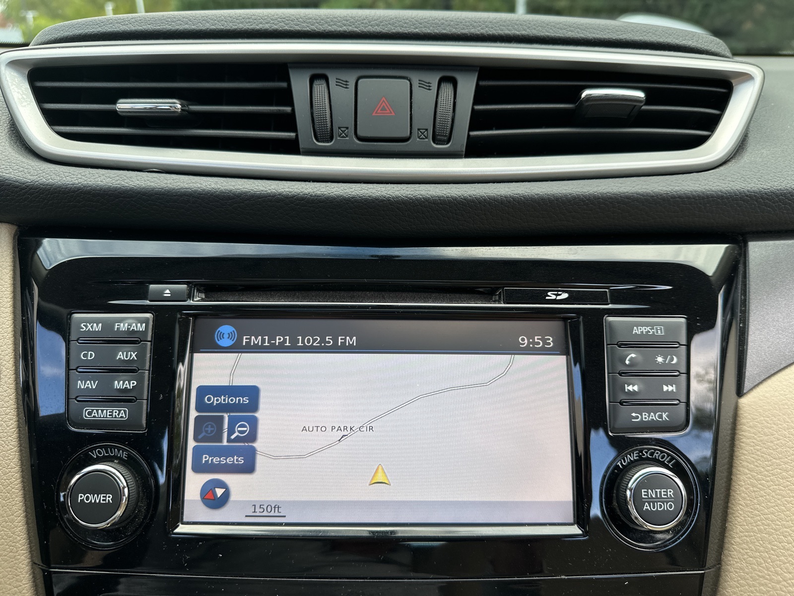 2016 Nissan Rogue SV photo 4