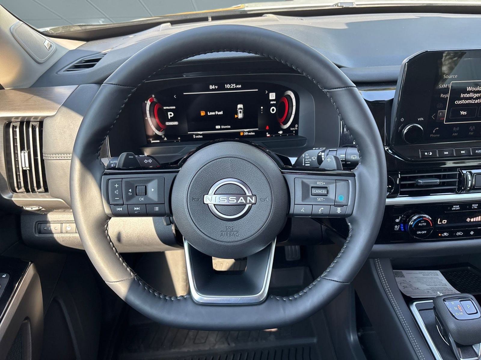 2025 Nissan Pathfinder Platinum photo 18