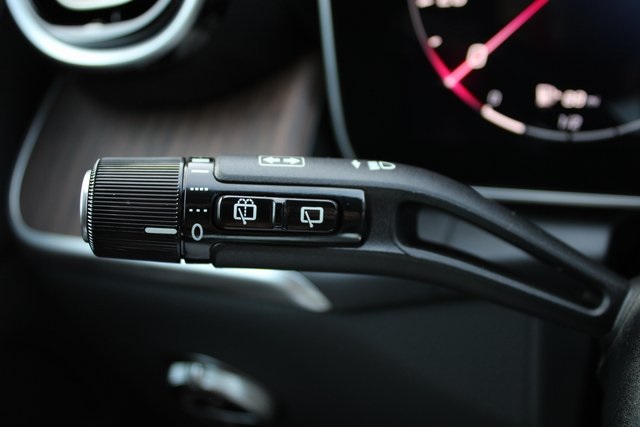 2025 Mercedes Benz GLC 350e 4MATIC photo 13