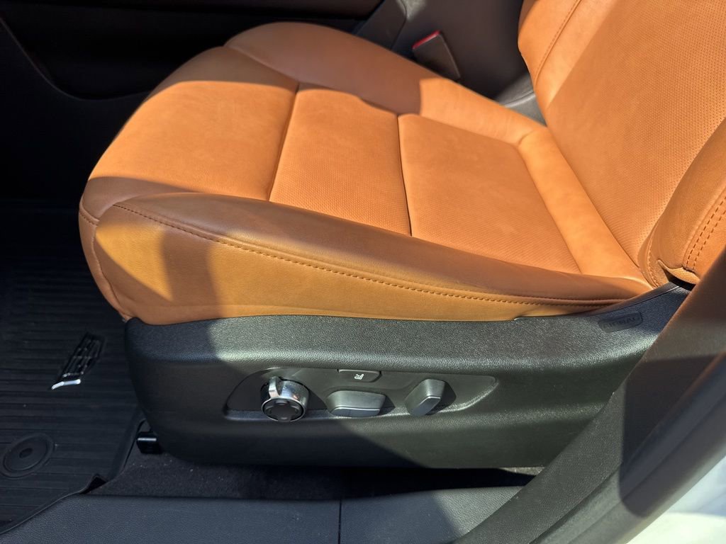 2024 Cadillac XT4 Premium Luxury photo 14
