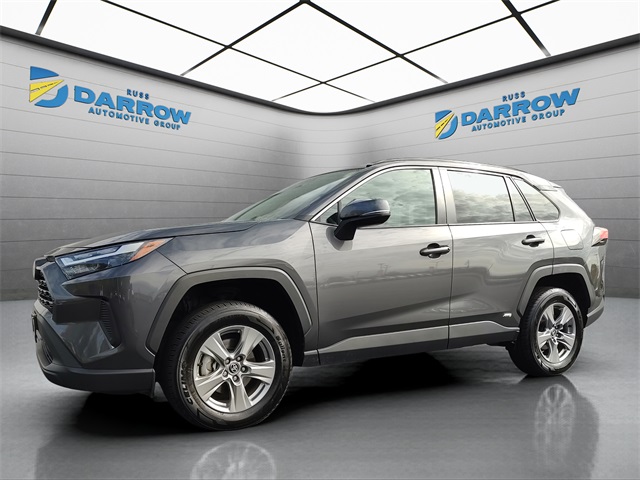 2024 Toyota RAV4 XLE's photo