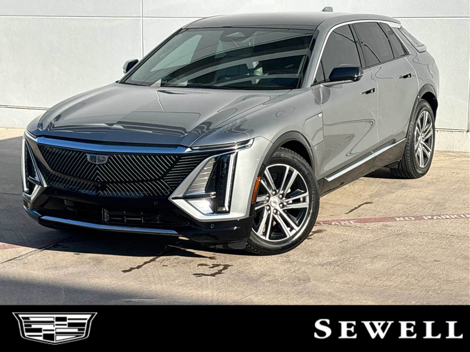 2024 Cadillac LYRIQ Luxury 1