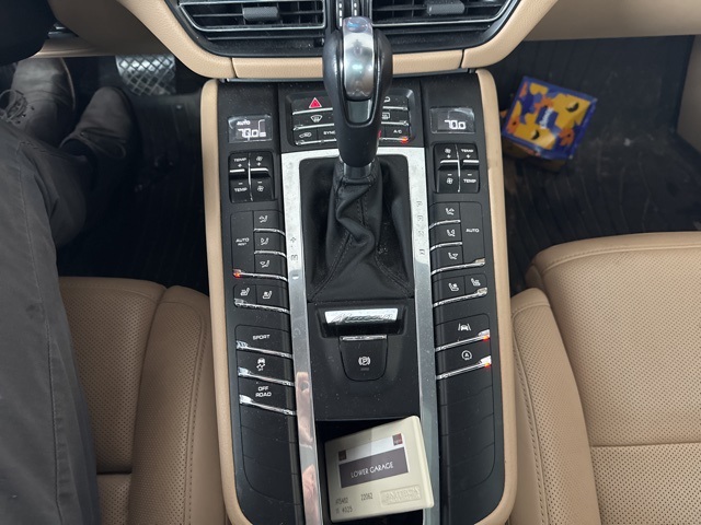 2019 Porsche Macan Base photo 7
