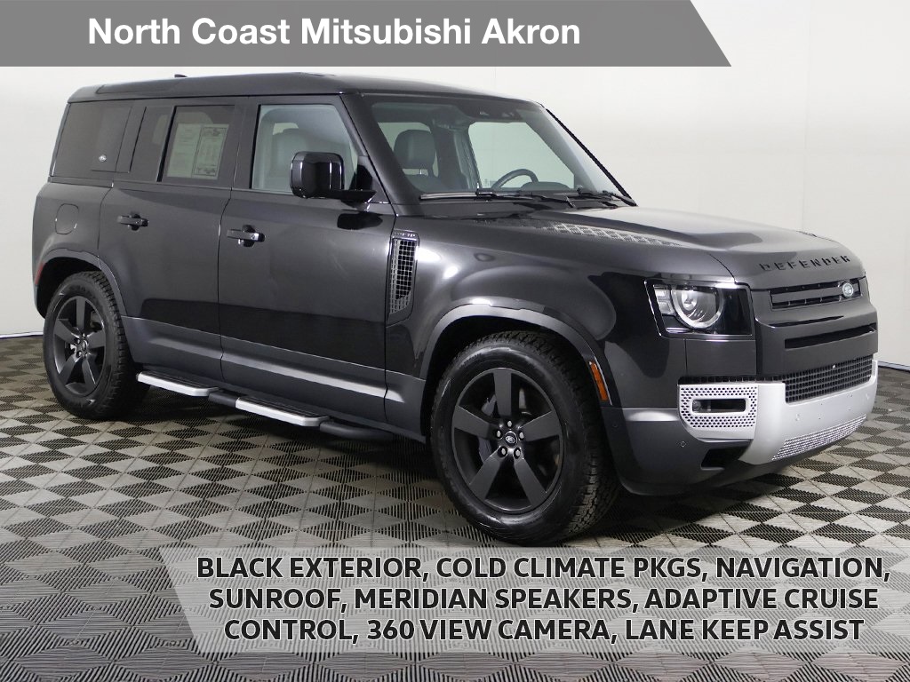 2024 Land Rover Defender SE's photo