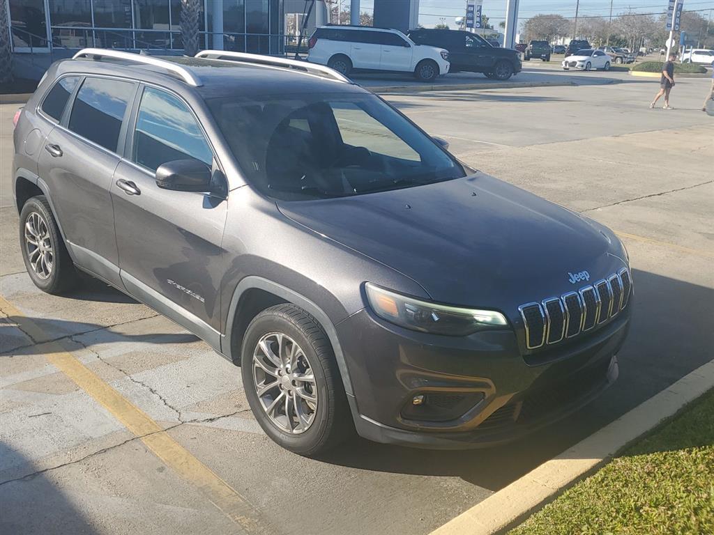 2019 Jeep Cherokee Latitude photo 2