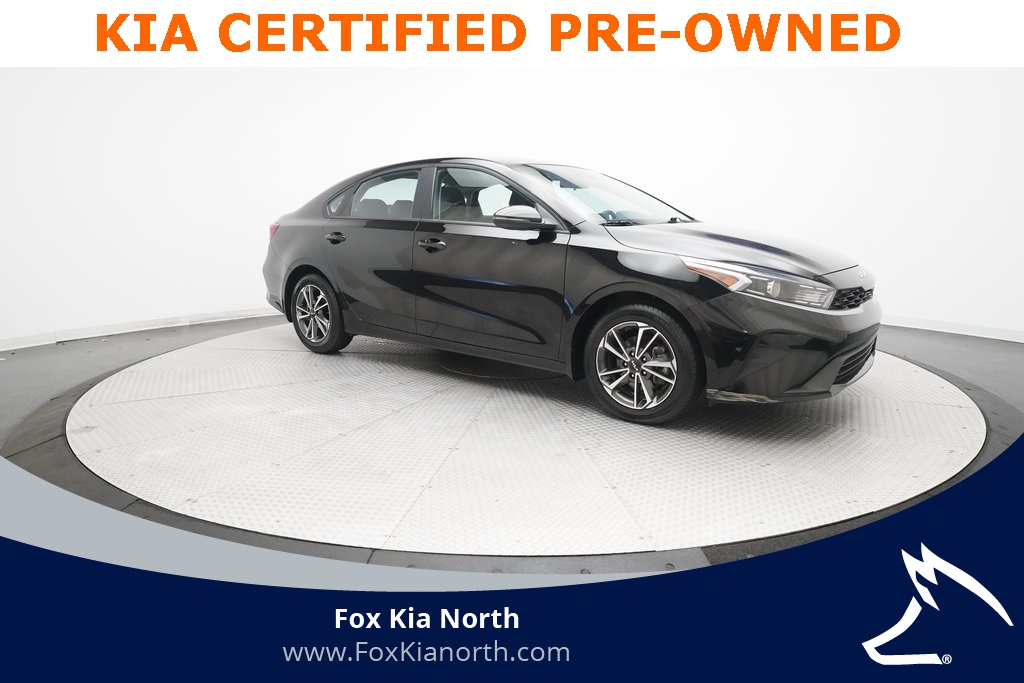 2023 Kia Forte LXS photo 2