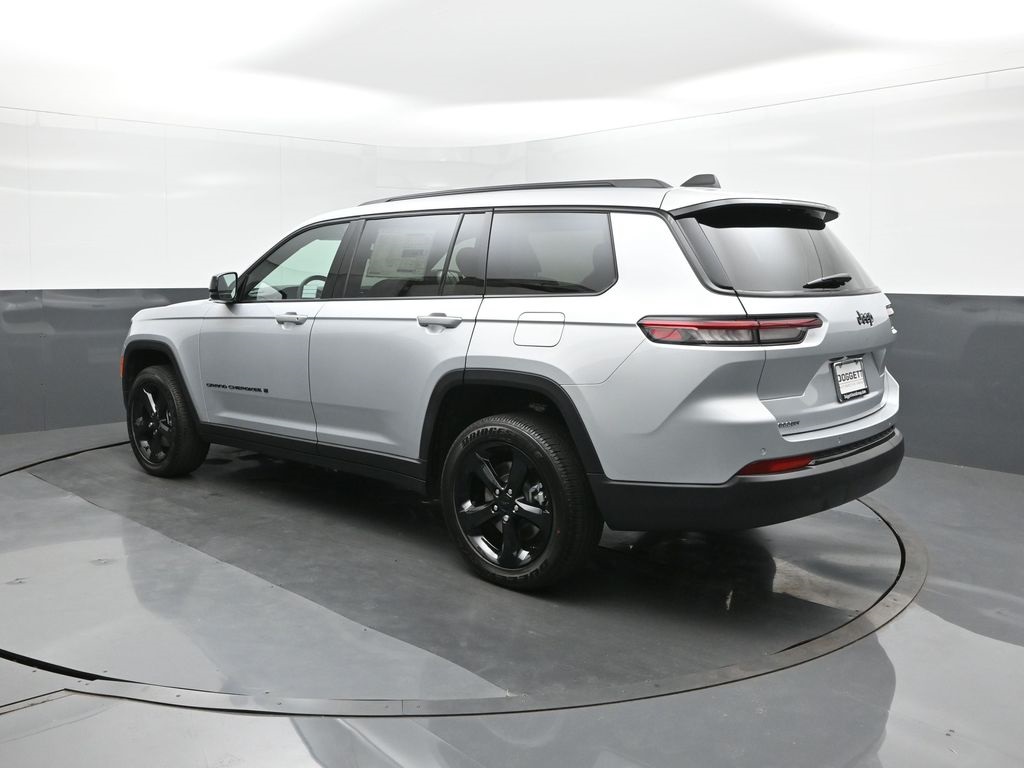 2025 Jeep Grand Cherokee Altitude X photo 5