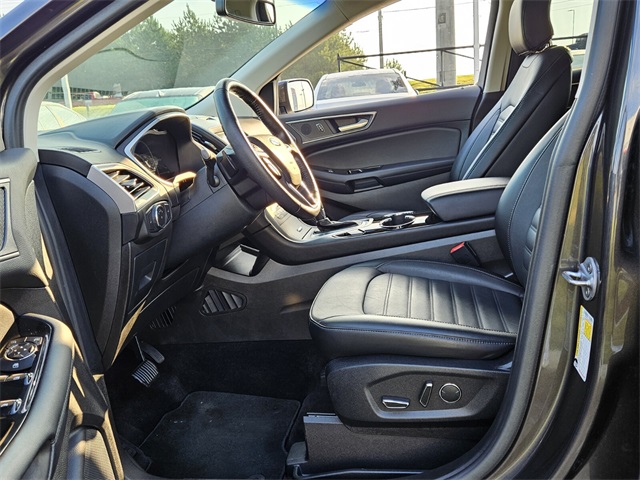 2017 Ford Edge SEL photo 5