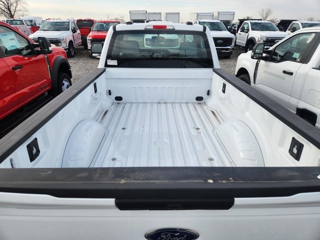 2023 Ford F-350 XL photo 4