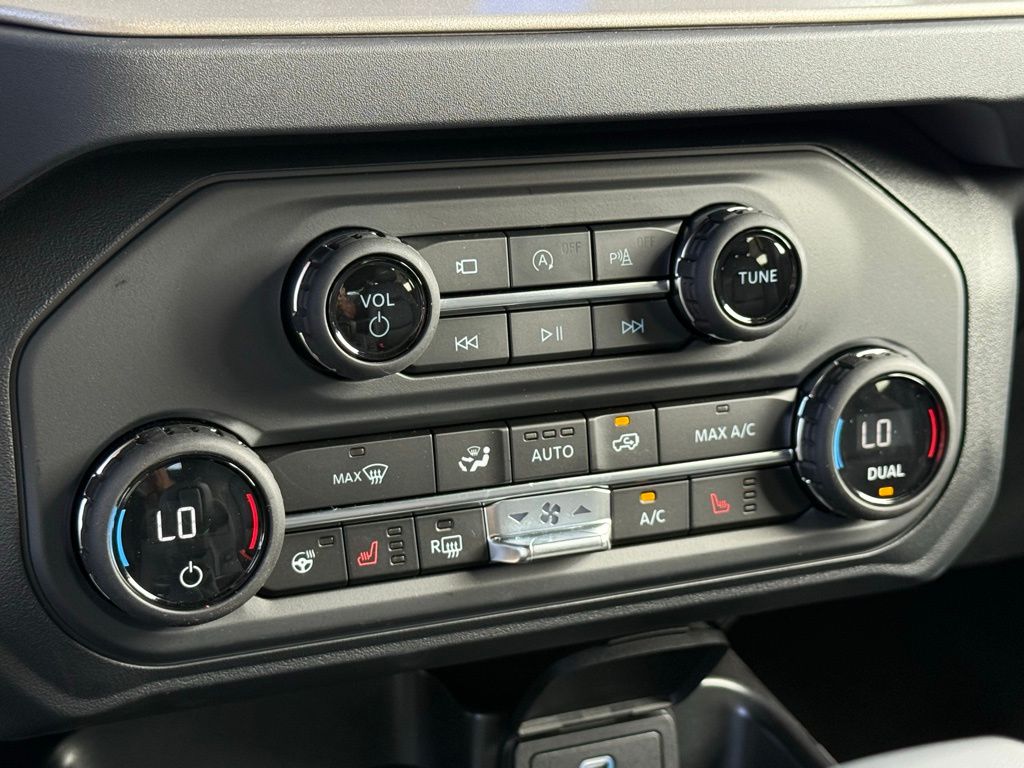 2025 Ford Bronco Outer Banks photo 12