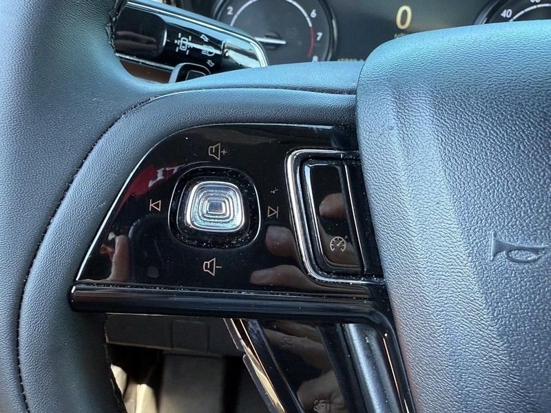 2022 Lincoln Corsair Standard photo 17