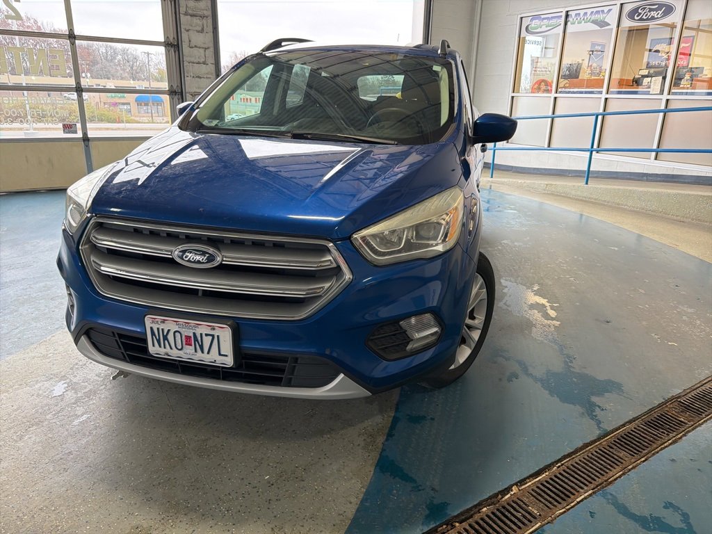 2017 Ford Escape SE photo 2