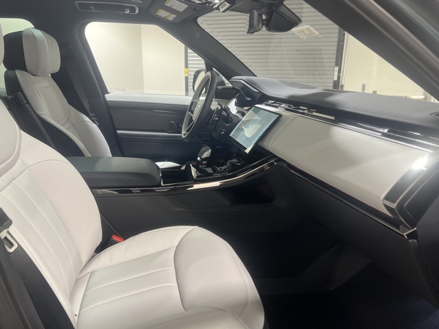 2025 Land Rover Range Rover Sport SE photo 23