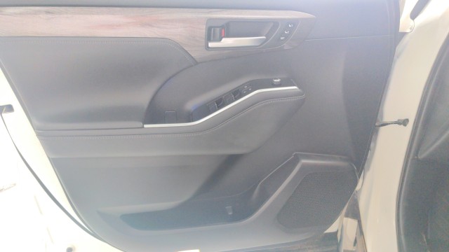 Used 2021 Blizzard Pearl Toyota Hybrid Limited image 26