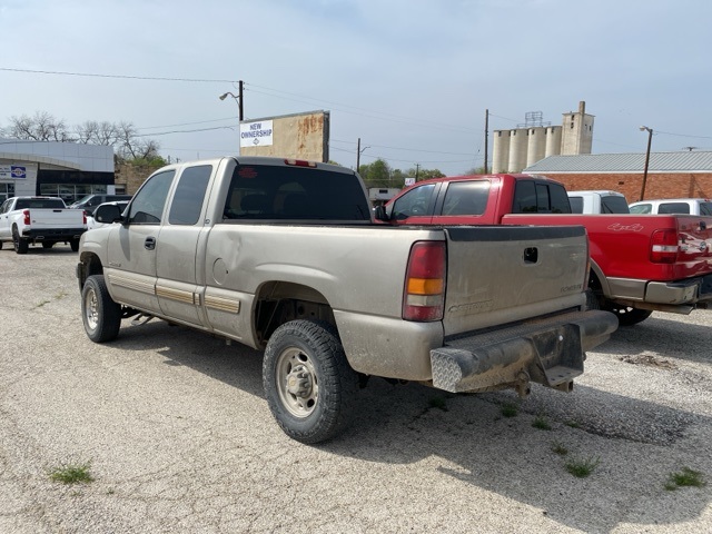 2001 Chevrolet Silverado 2500HD LS photo 4