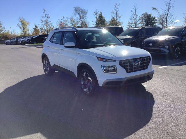 2026 Hyundai Venue SEL photo 3