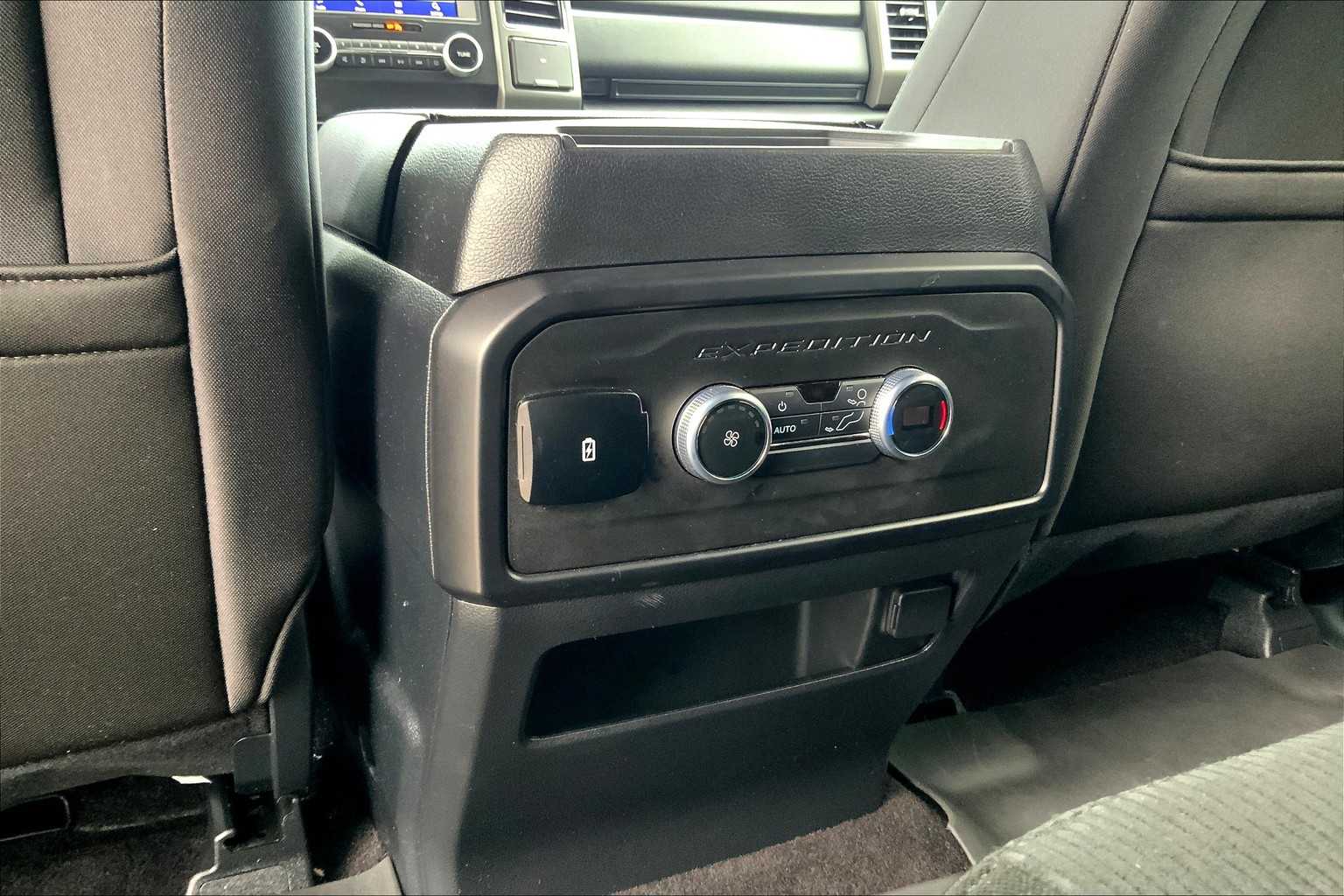 2021 Ford Expedition XLT photo 43