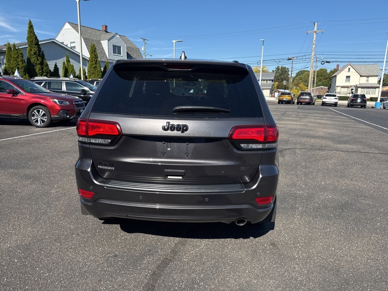 2021 Jeep Grand Cherokee Laredo X photo 4
