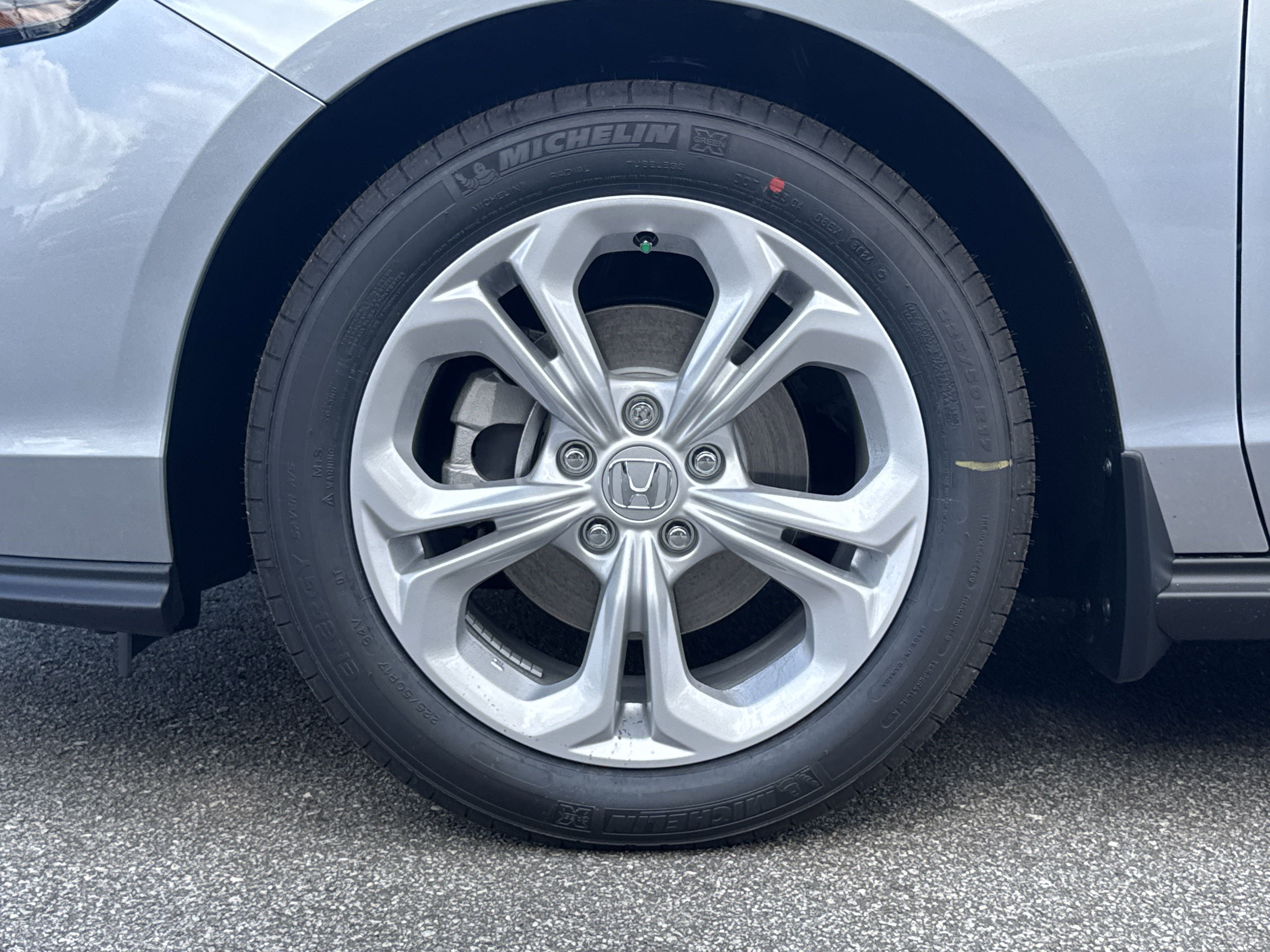 2025 Honda Accord LX photo 8