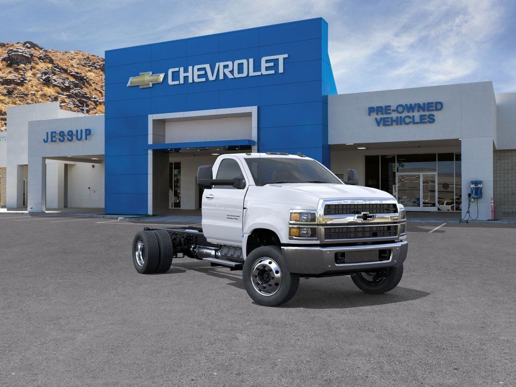 2025 Chevrolet Silverado 4500 Medium Duty Chassis Cab Work Truck's photo
