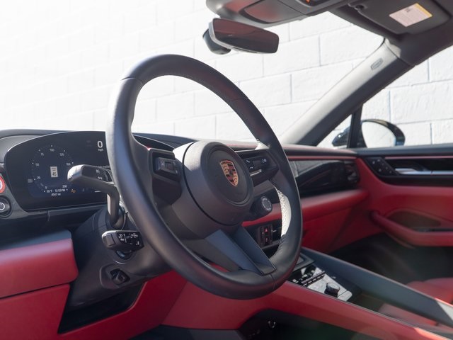 2024 Porsche Macan Electric 4 photo 4