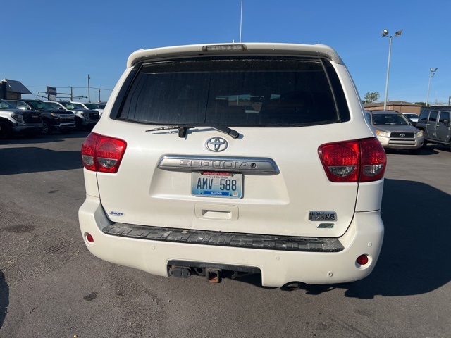 2017 Toyota Sequoia Platinum photo 4