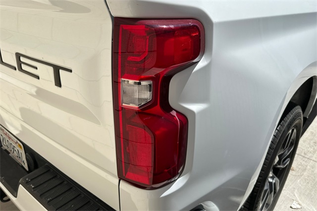 2023 Chevrolet Silverado 1500 RST photo 10