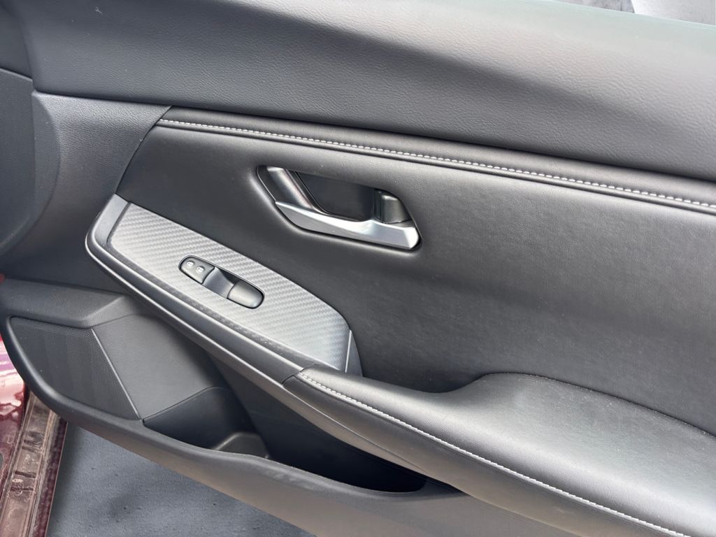 2025 Nissan Sentra SV photo 13