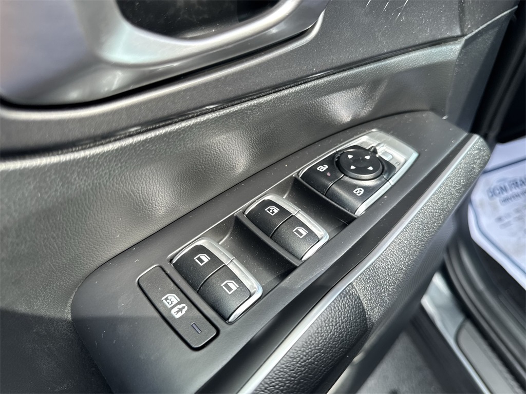 2025 Kia Sorento S photo 19