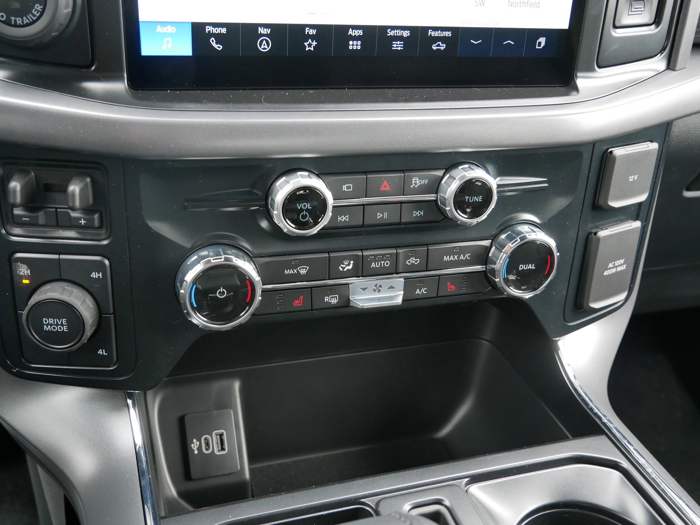 2025 Ford F-150 XLT photo 11