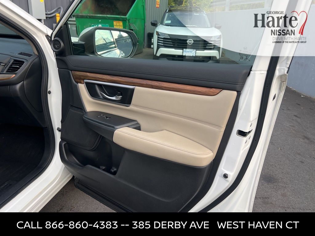 2017 Honda CR-V Touring photo 21