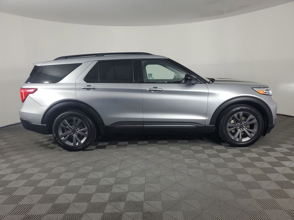 2022 Ford Explorer XLT photo 3