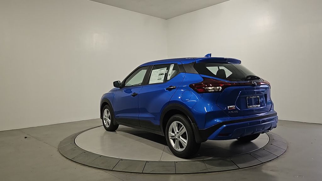 2025 Nissan Kicks Play S photo 3