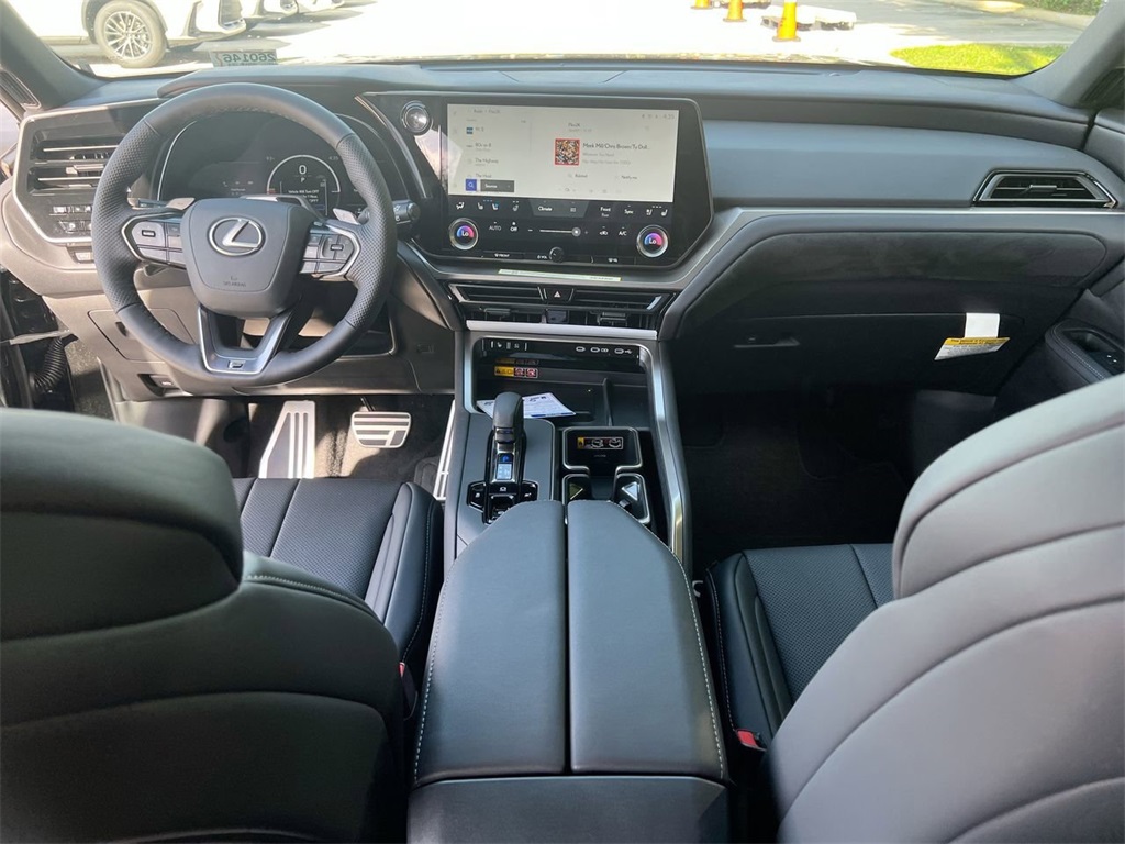 2026 Lexus TX 500h F SPORT Performance Premium photo 18