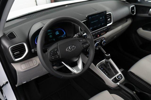 2026 Hyundai Venue SEL photo 3
