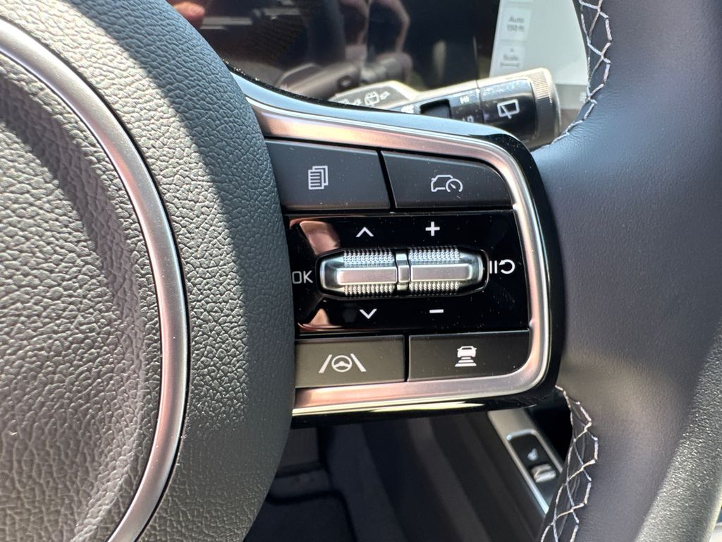 2025 Kia Sorento S photo 23