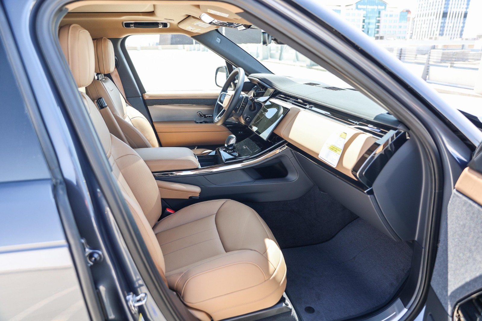 2025 Land Rover Range Rover Sport SE photo 15