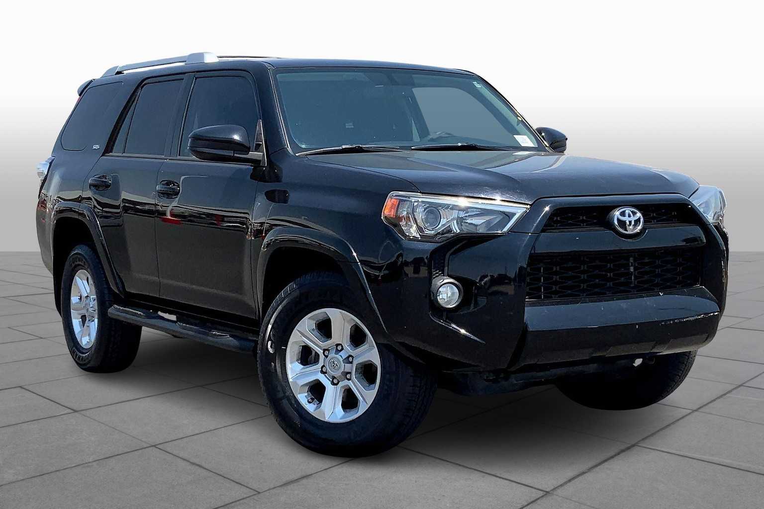 2016 Toyota 4Runner SR5 photo 2