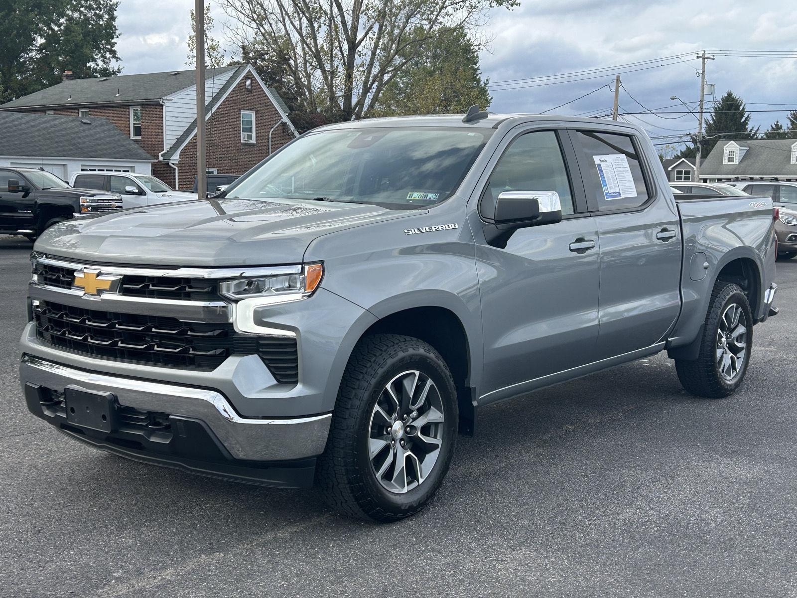 2023 Chevrolet Silverado 1500 LT photo 3