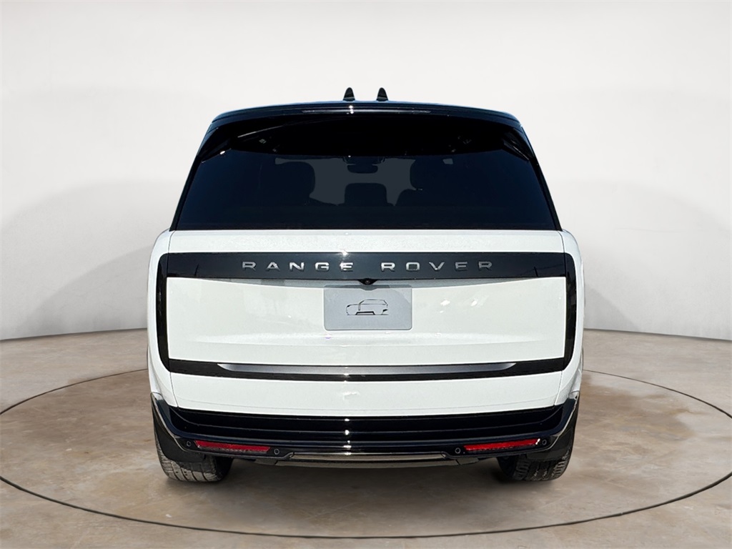 2025 Land Rover Range Rover SE photo 4