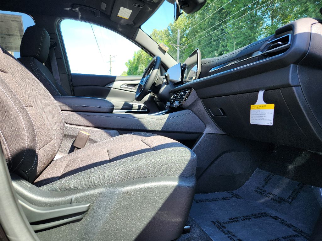 2025 Chevrolet Traverse photo 27