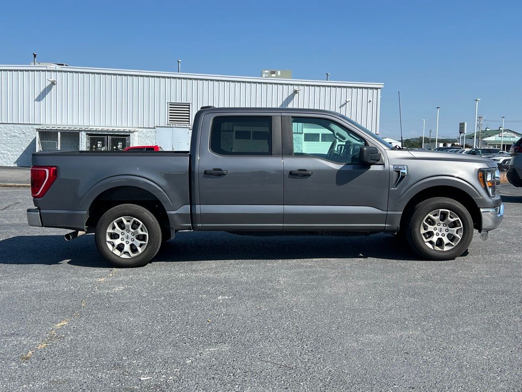2023 Ford F-150 XLT photo 3