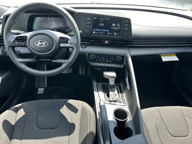 2025 Hyundai Elantra SEL Sport photo 20